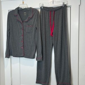 Gilligan & Omalley Charcoal Pajama Set with Fuchsia Trim size S/XS.